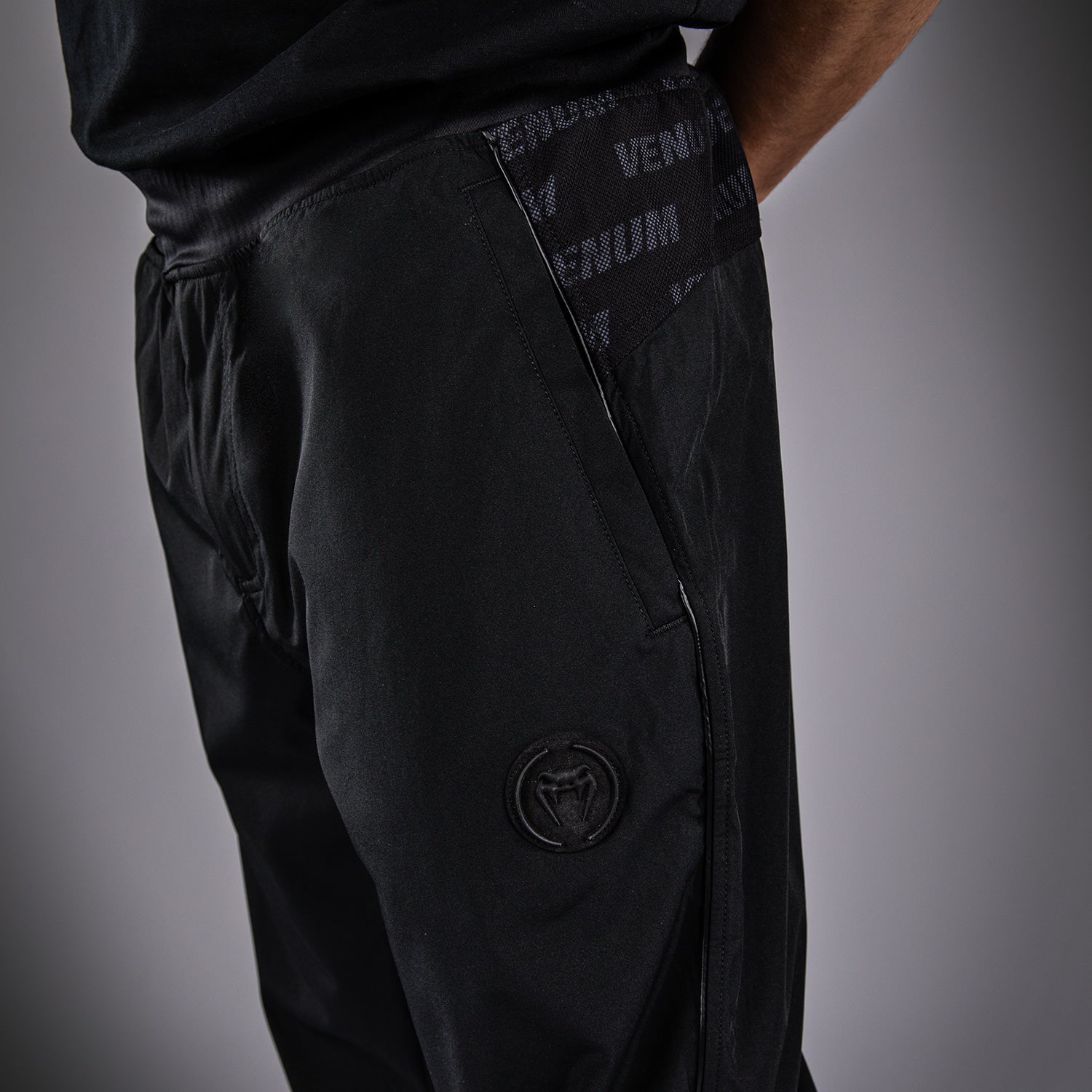 Venum Cargo Light Aero Joggers - Black