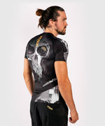 Load image into Gallery viewer, VENUM Skull Rashguard - Short Sleeves - Black
