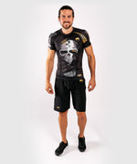 Load image into Gallery viewer, VENUM Skull Rashguard - Short Sleeves - Black
