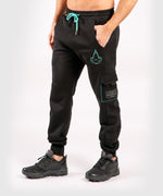 Load image into Gallery viewer, VENUM Assassin&#39;s Creed Joggers - Black/Blue
